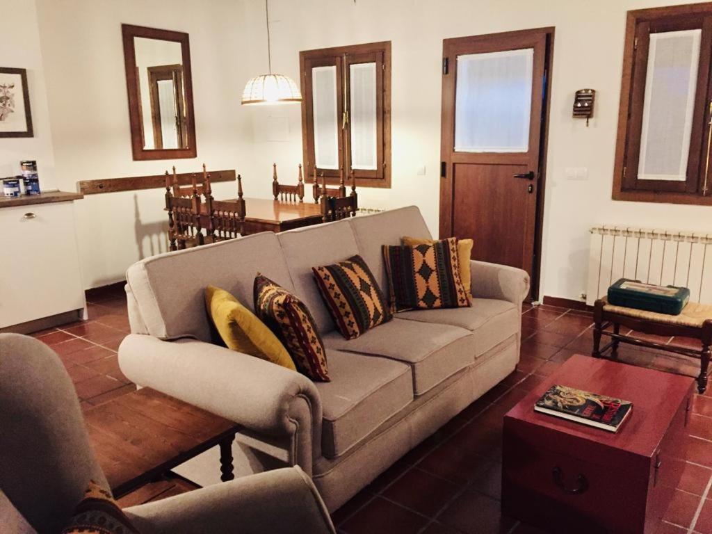 El Piornal Guest House นาวาร์เรดอนดา เด เกรโดส ภายนอก รูปภาพ